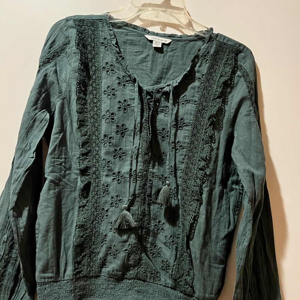 American Eagle green beautiful crochet cotton top. Soft and comfortable Size M